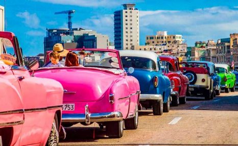 TOUR DE LA VILLE AVEC DÉJEUNER ET VOITURES ANCIENNES (2 HEURES) des hôtels Modern Havana