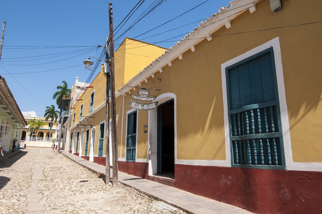 ENTRE TAMBORES Y LEYENDAS